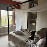 Villa Georgian House With Hot Tub Right On The River!