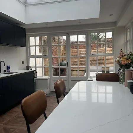 Georgian House With Hot Tub Right On The River! Villa Tadcaster